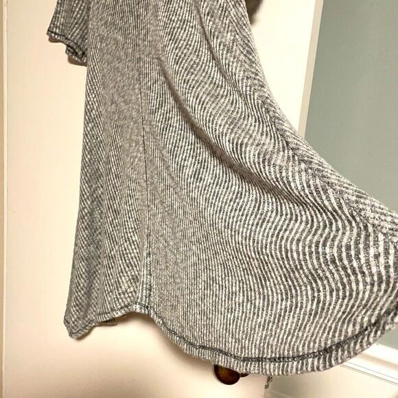 Dina Be lined side tail scoop neck marled grey knit tunic size S - Picture 5 of 8